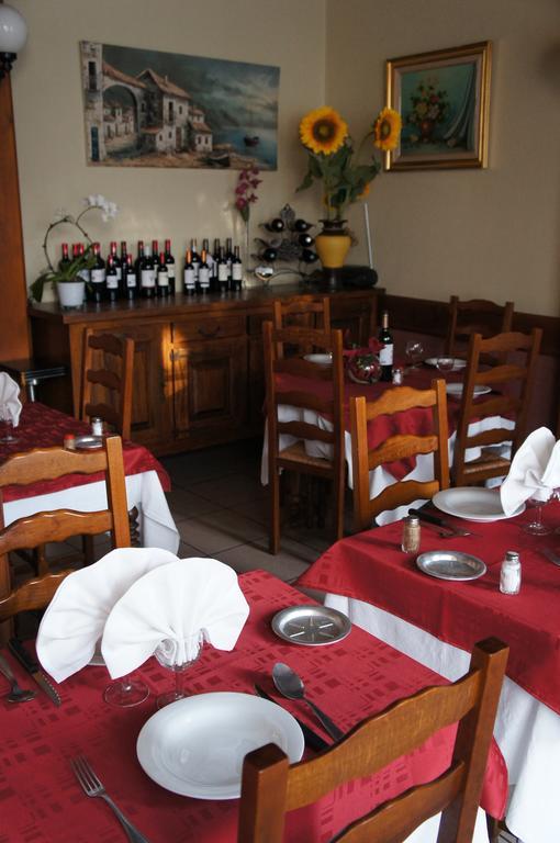 Hotel Le Commerce Bagnères-de-Bigorre Esterno foto